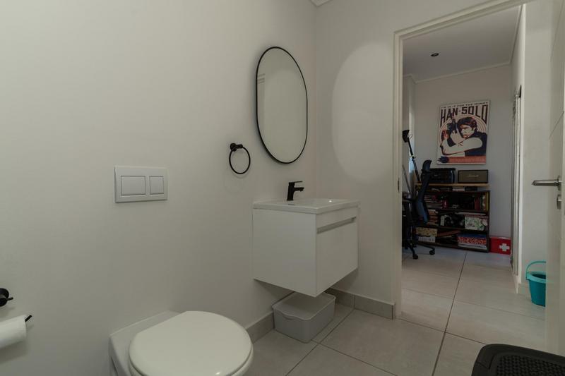 2 Bedroom Property for Sale in Paardevlei Western Cape